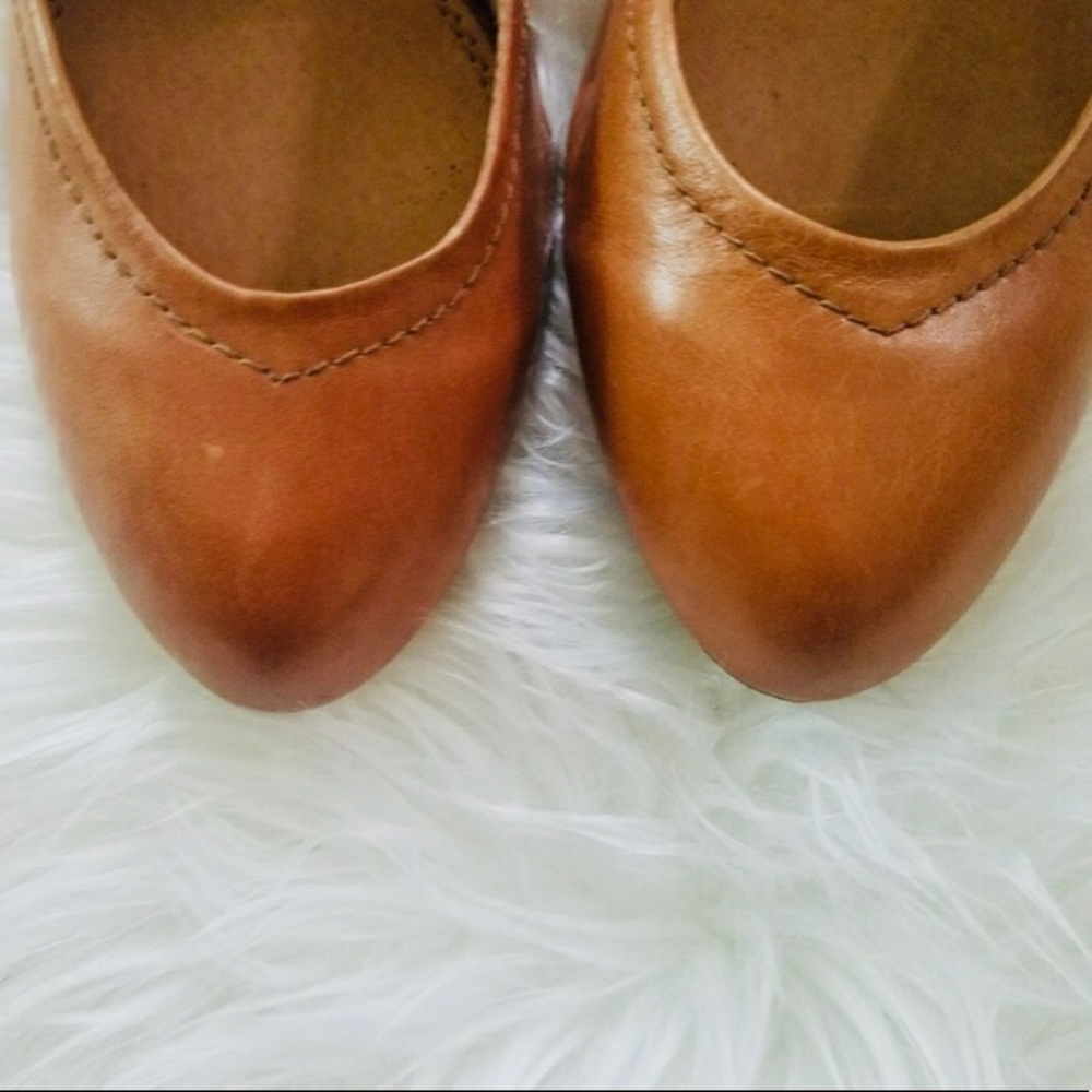 Envy Cognac Almond Toe Heels - Picture 6 of 6